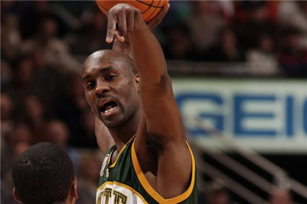 而穆迪通过 而穆迪通过