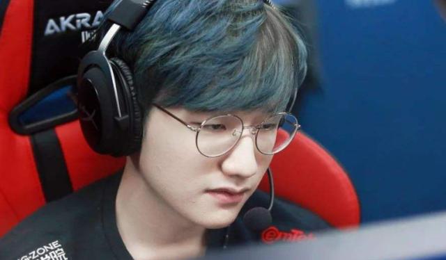 人流下了激 人流下了激