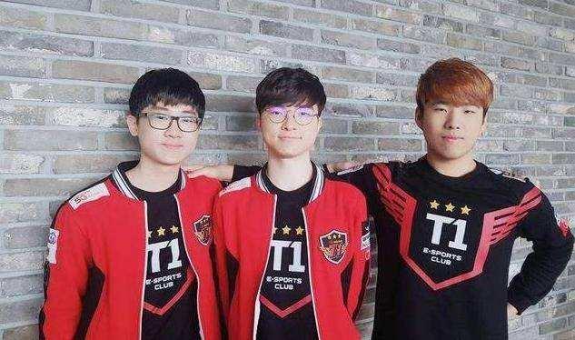 占据了全队 占据了全队